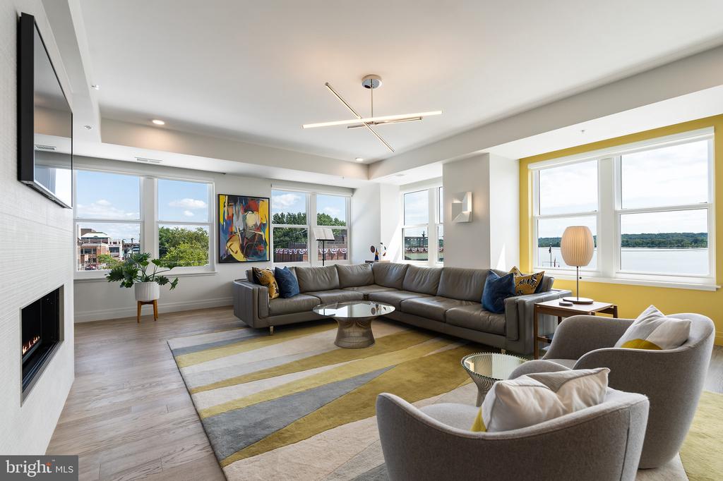 225 STRAND STREET Unit: 401