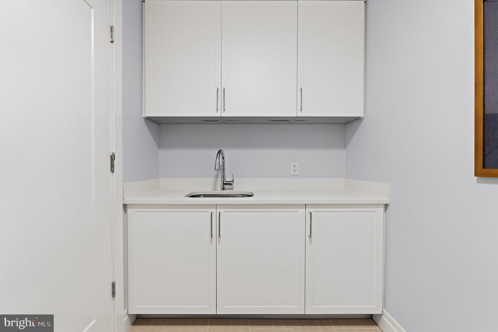 225 STRAND STREET Unit: 401