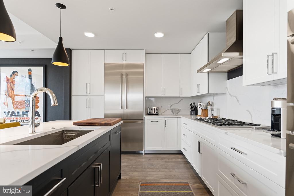 225 STRAND STREET Unit: 401