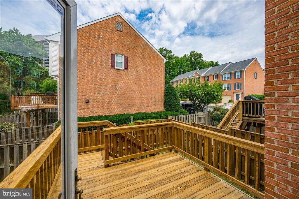 299 S PICKETT STREET