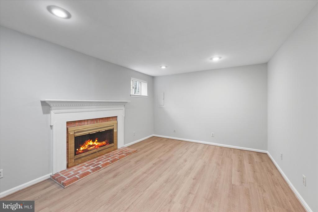 299 S PICKETT STREET