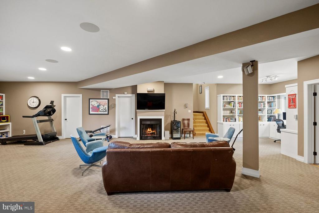 1406 COVENTRY LANE