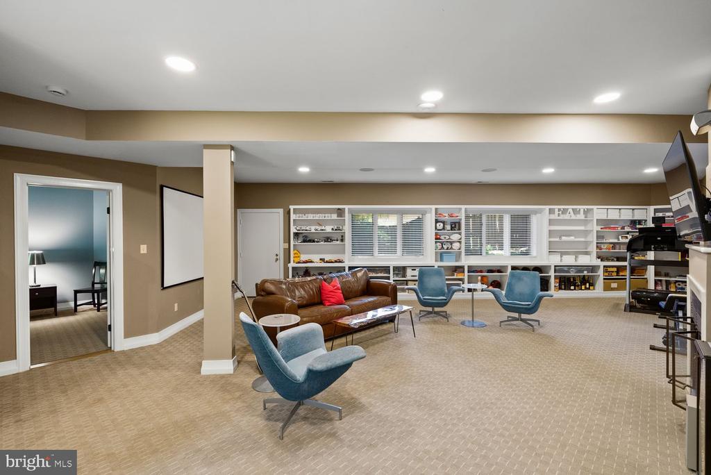 1406 COVENTRY LANE
