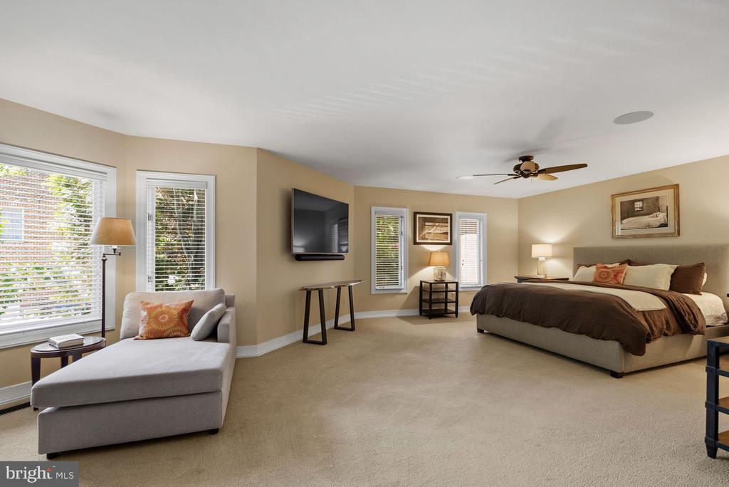 1406 COVENTRY LANE