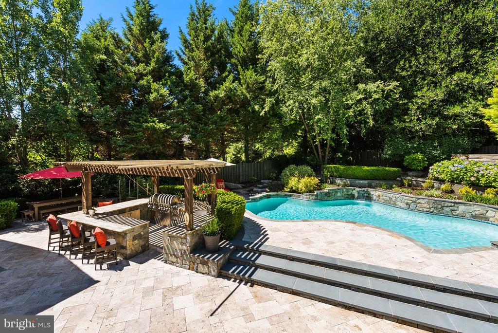 1406 COVENTRY LANE
