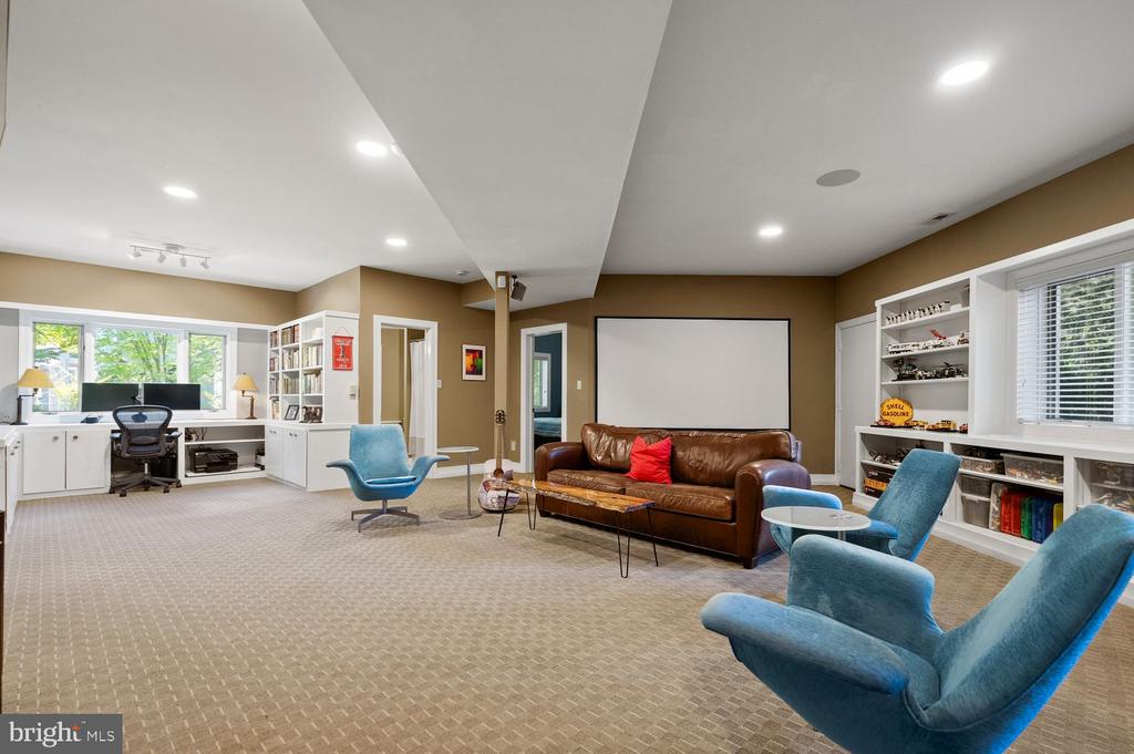 1406 COVENTRY LANE