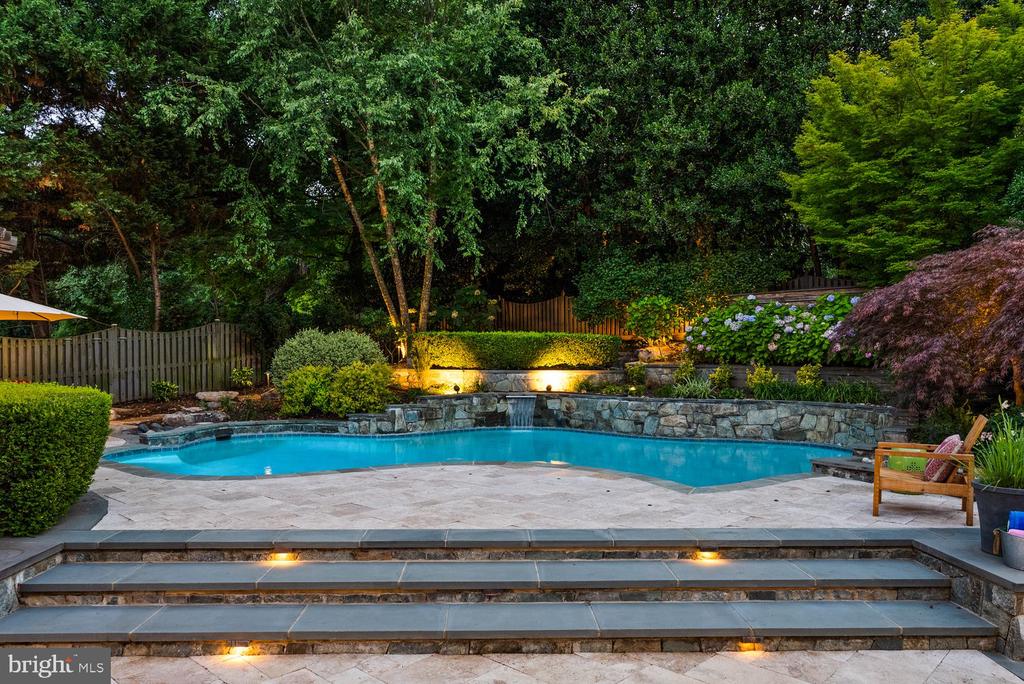 1406 COVENTRY LANE