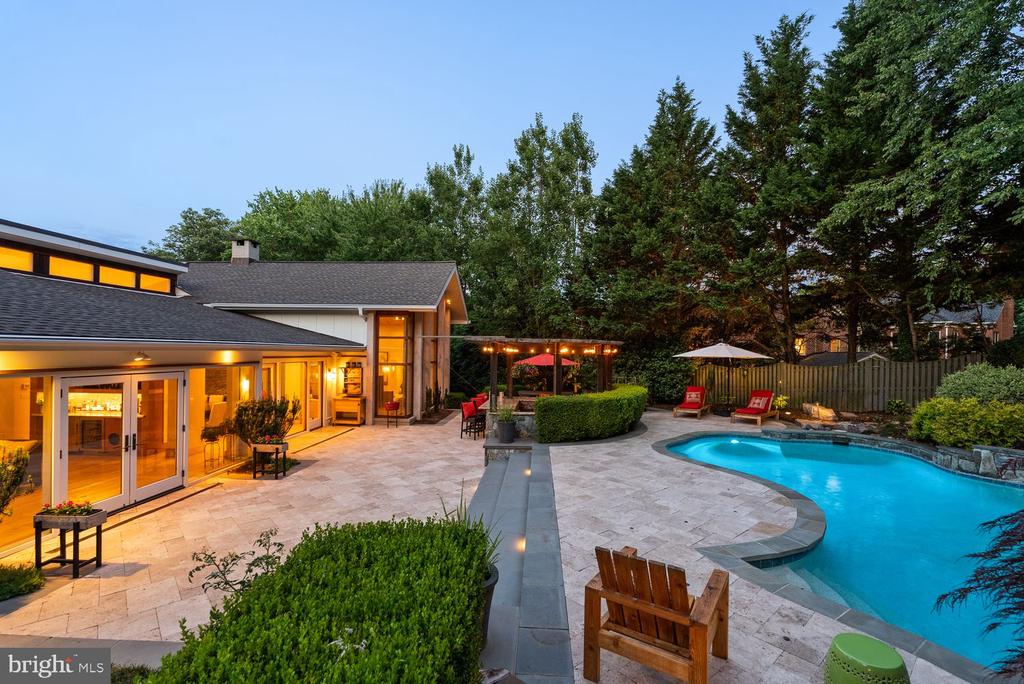 1406 COVENTRY LANE