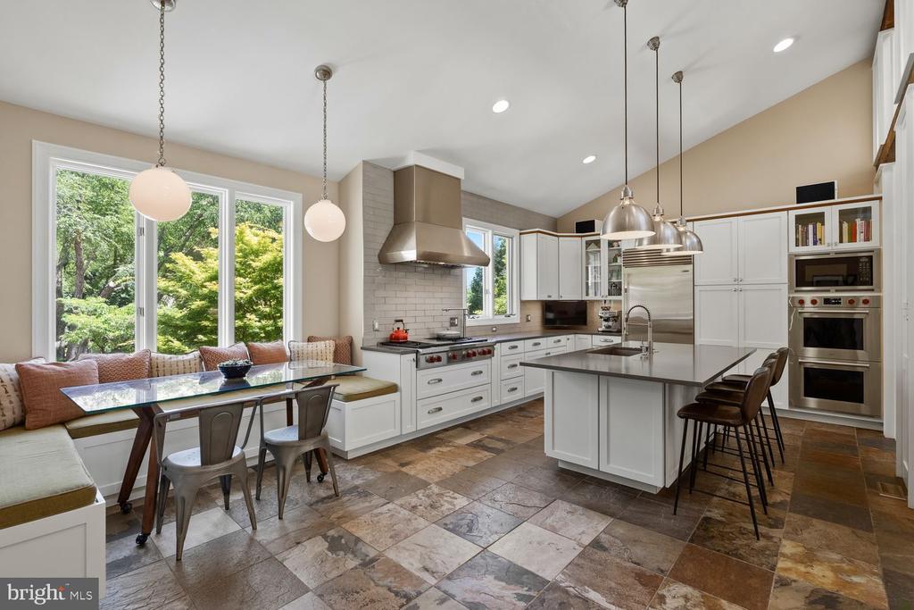 1406 COVENTRY LANE