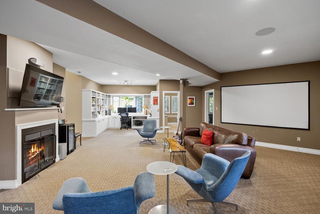 1406 COVENTRY LANE