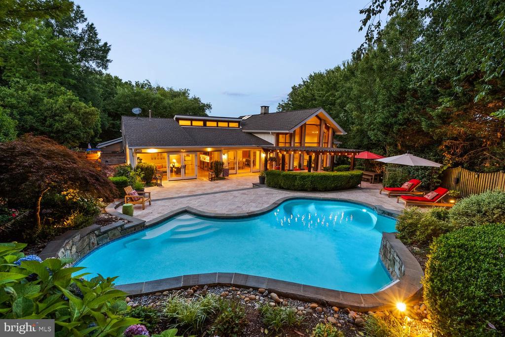 1406 COVENTRY LANE