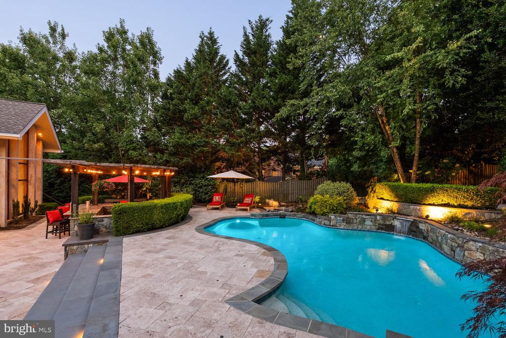 1406 COVENTRY LANE