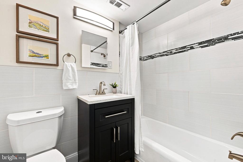 3330 S 28TH STREET Unit: 102