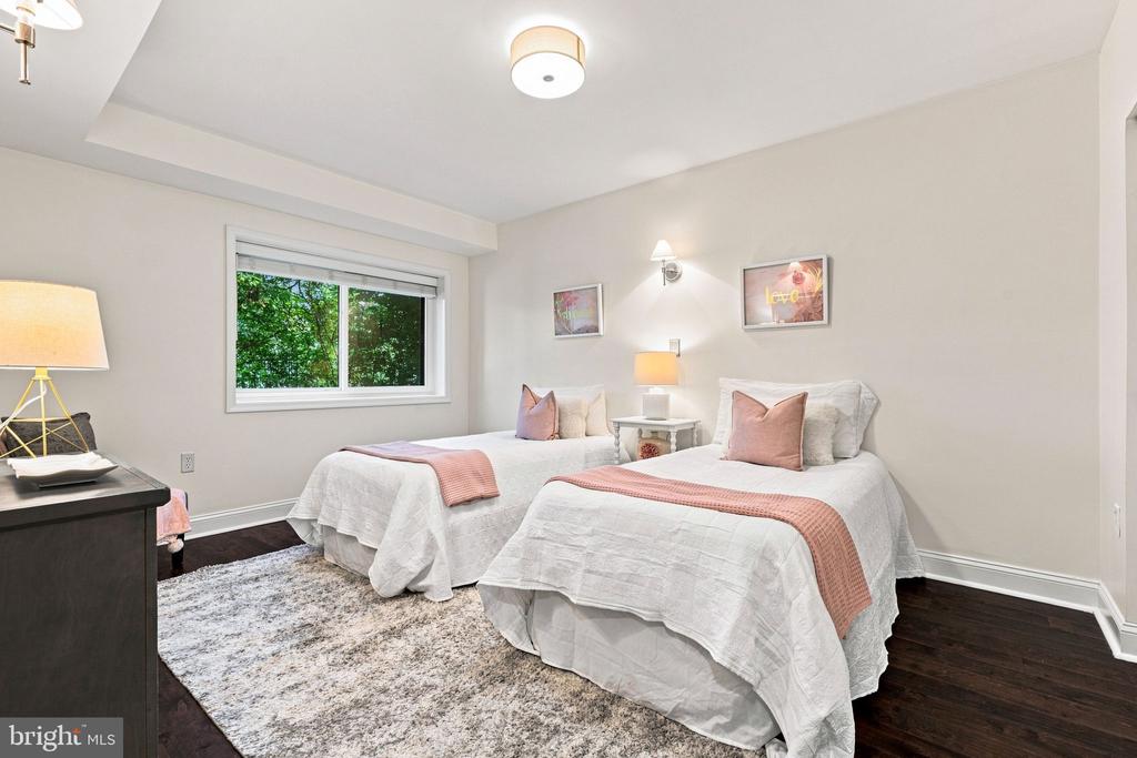 3330 S 28TH STREET Unit: 102