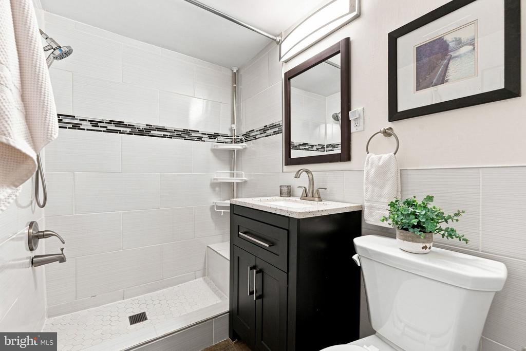 3330 S 28TH STREET Unit: 102