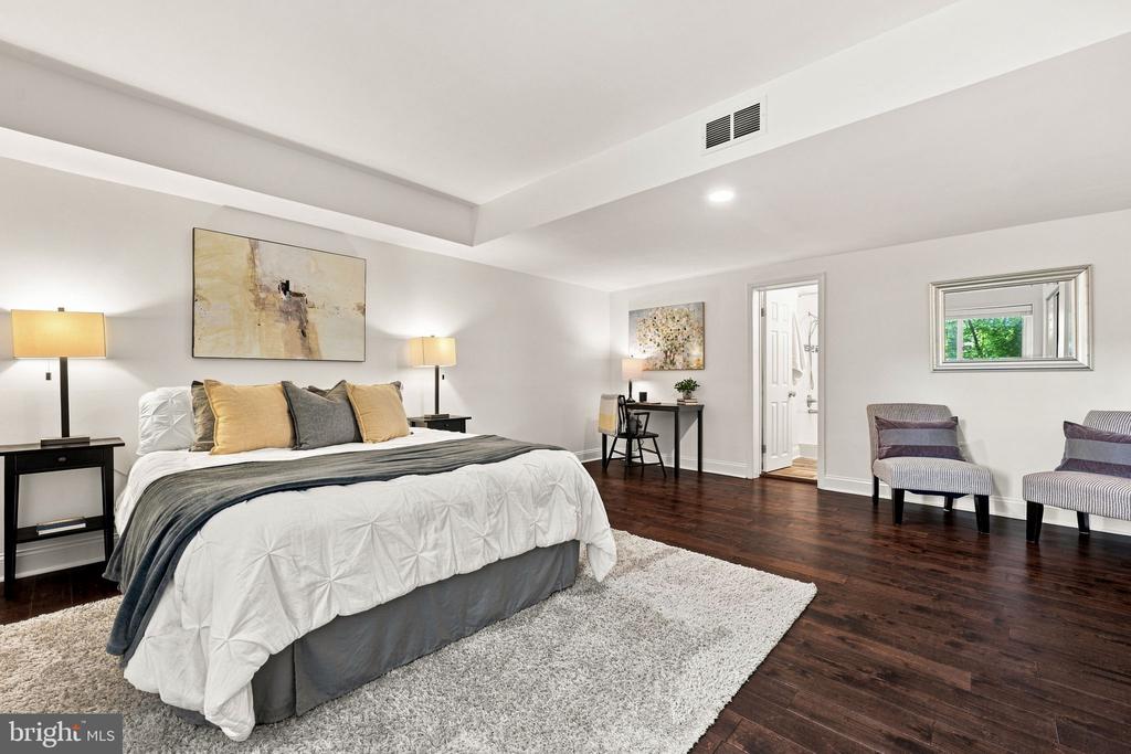 3330 S 28TH STREET Unit: 102