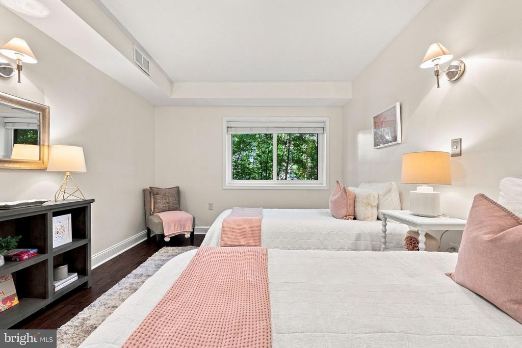 3330 S 28TH STREET Unit: 102