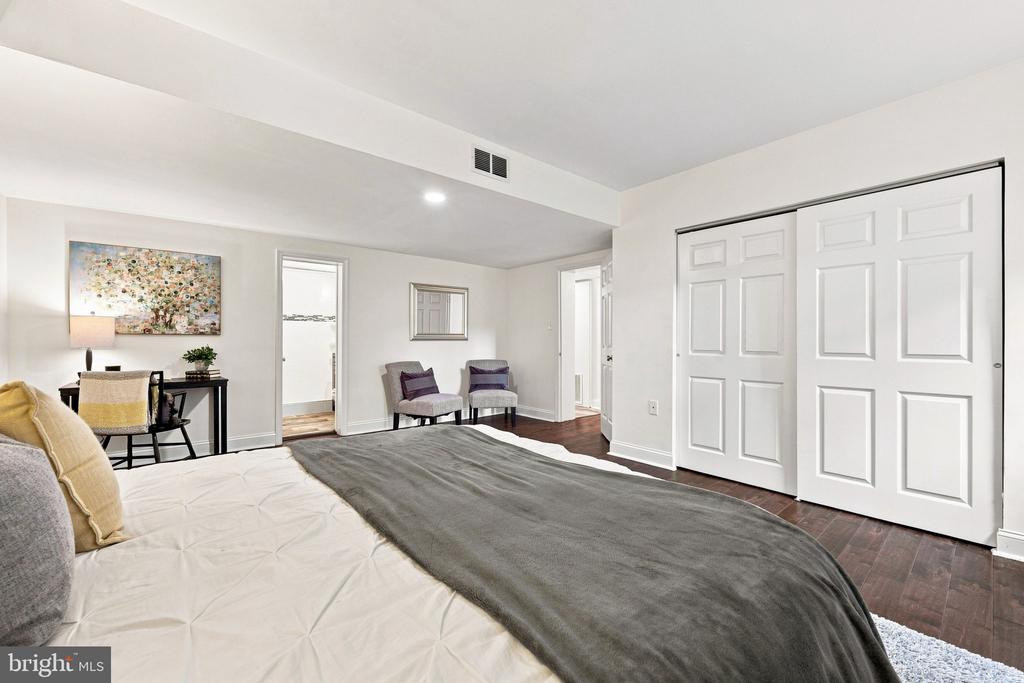 3330 S 28TH STREET Unit: 102