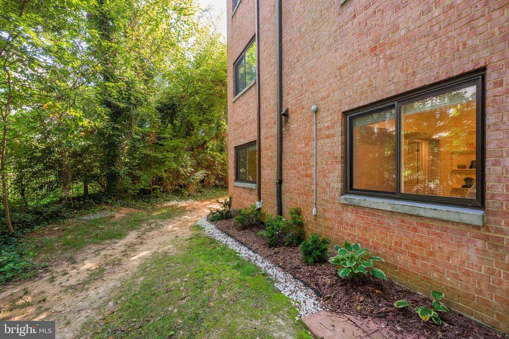3330 S 28TH STREET Unit: 102
