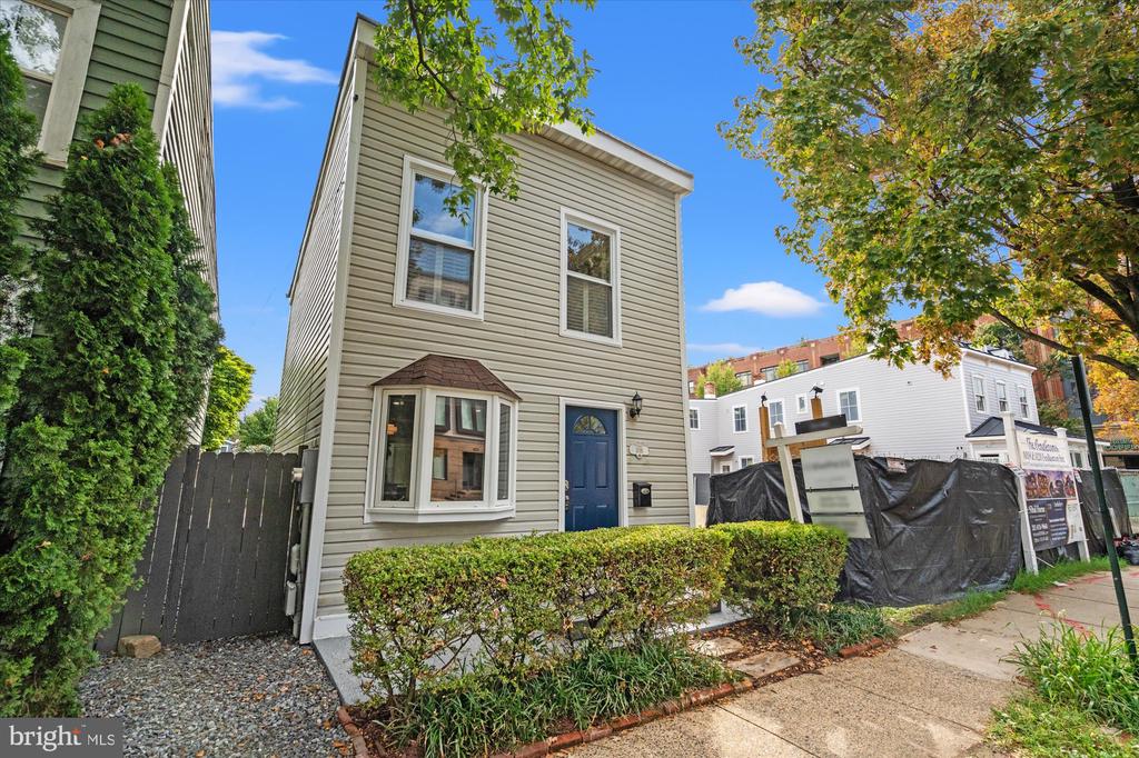 1016 PENDLETON STREET
