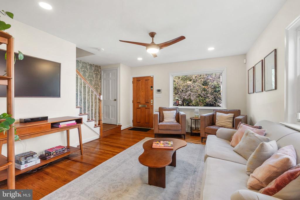 19 E CUSTIS AVENUE Unit: A