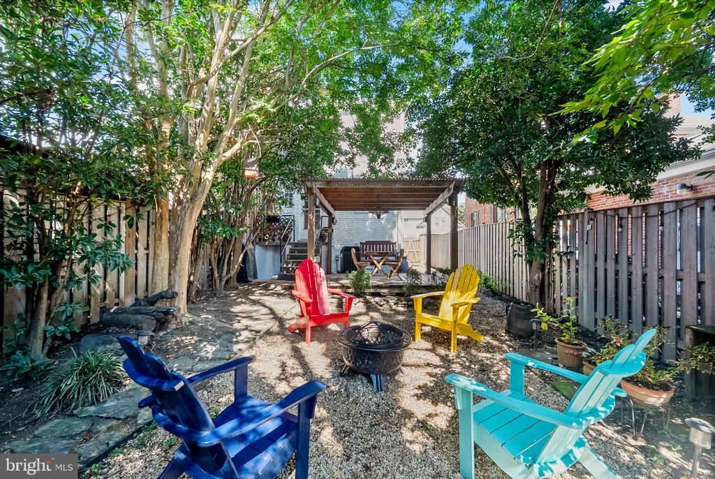 19 E CUSTIS AVENUE Unit: A