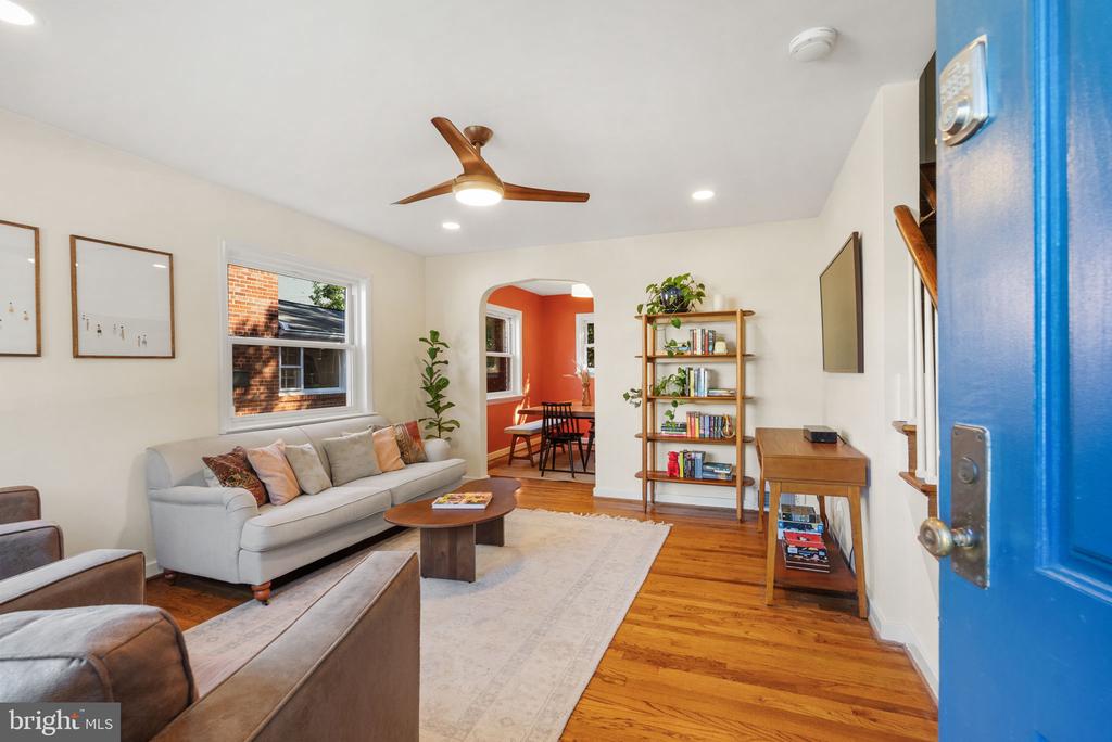 19 E CUSTIS AVENUE Unit: A