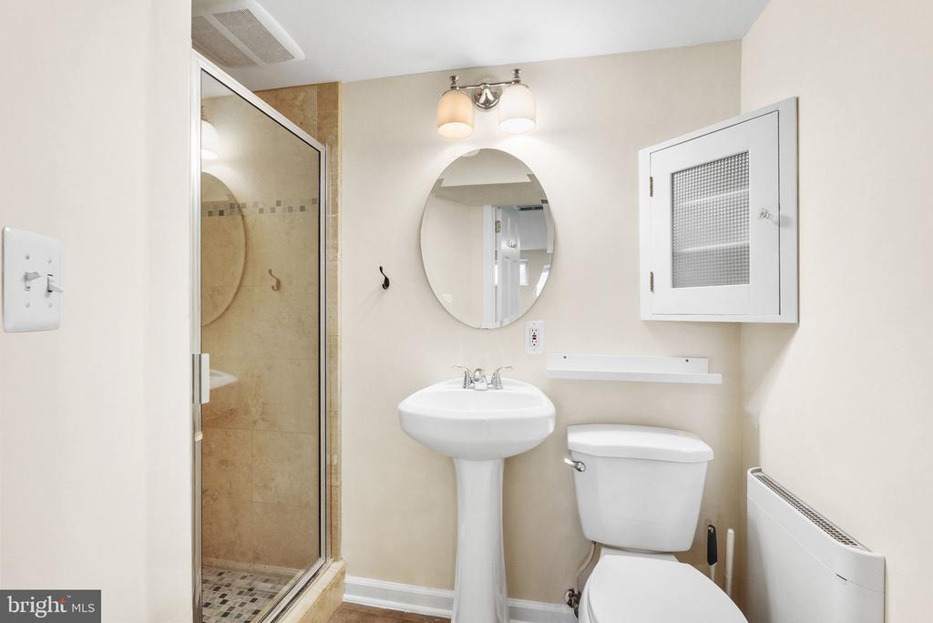 19 E CUSTIS AVENUE Unit: A