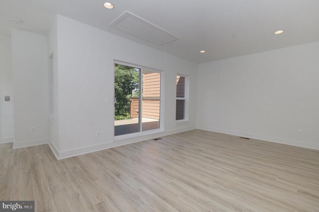 3532 SUTTON HEIGHTS CIRCLE