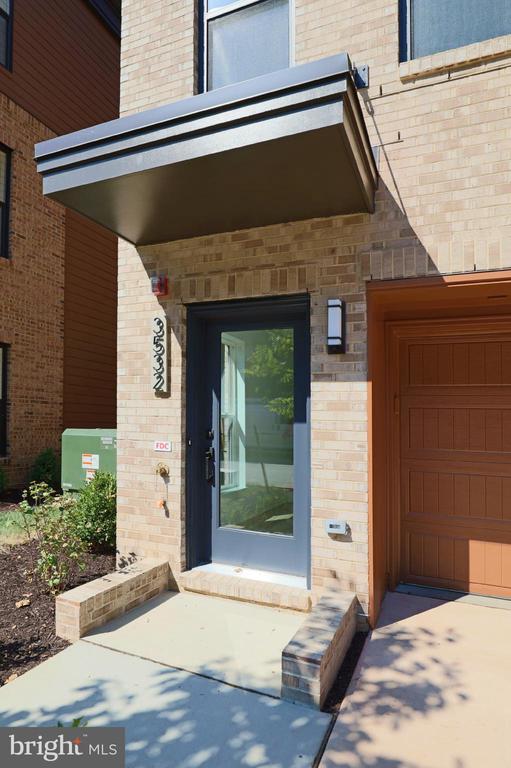 3532 SUTTON HEIGHTS CIRCLE