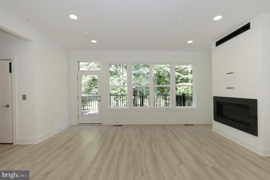 3532 SUTTON HEIGHTS CIRCLE