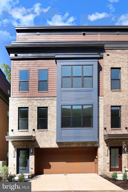 3532 SUTTON HEIGHTS CIRCLE