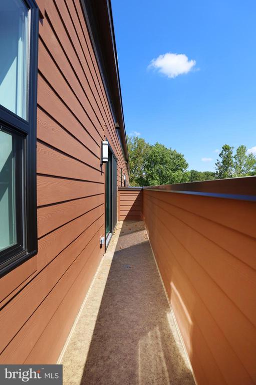 3532 SUTTON HEIGHTS CIRCLE