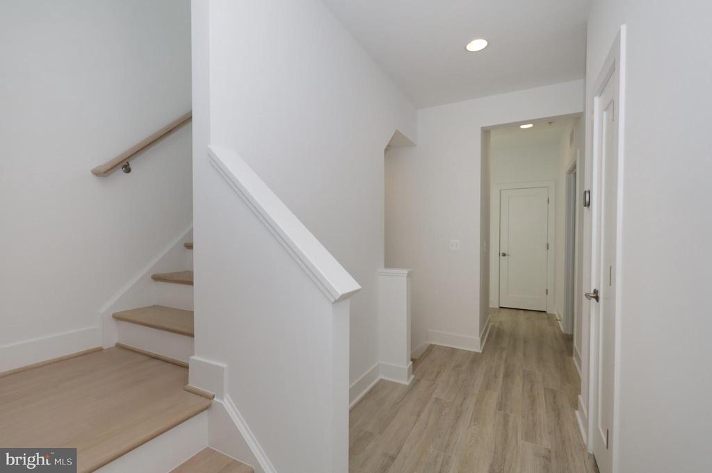 3532 SUTTON HEIGHTS CIRCLE