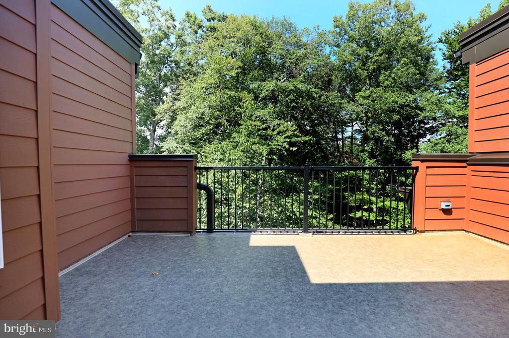 3532 SUTTON HEIGHTS CIRCLE