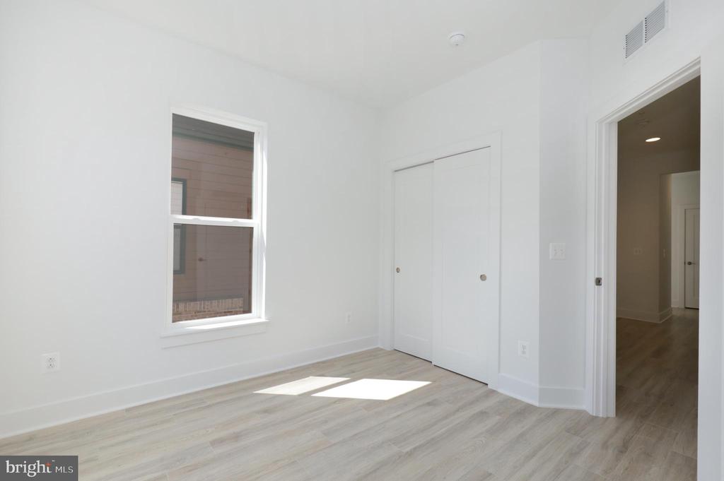 3532 SUTTON HEIGHTS CIRCLE