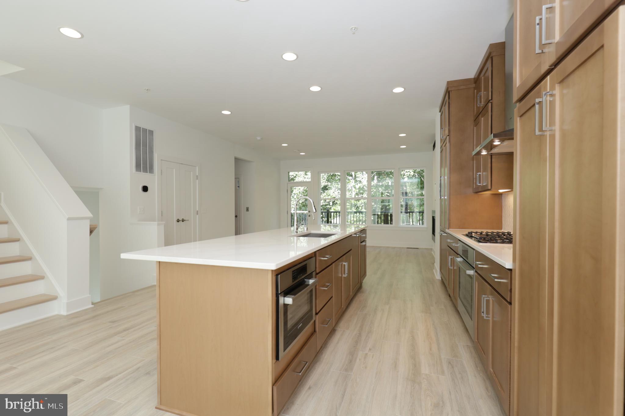 3532 SUTTON HEIGHTS CIRCLE