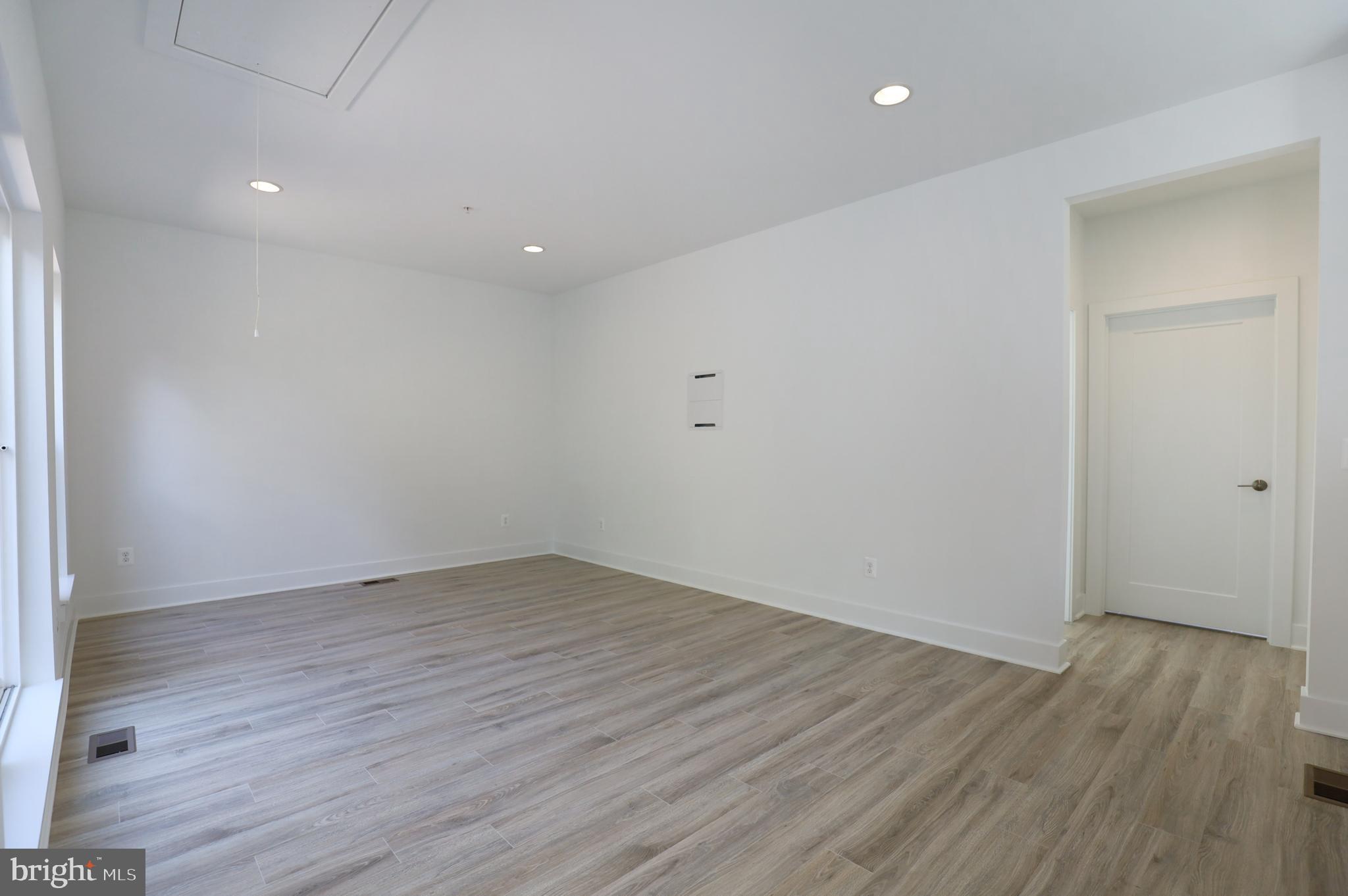 3532 SUTTON HEIGHTS CIRCLE