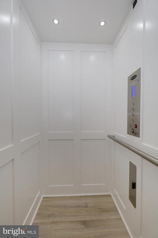 3532 SUTTON HEIGHTS CIRCLE