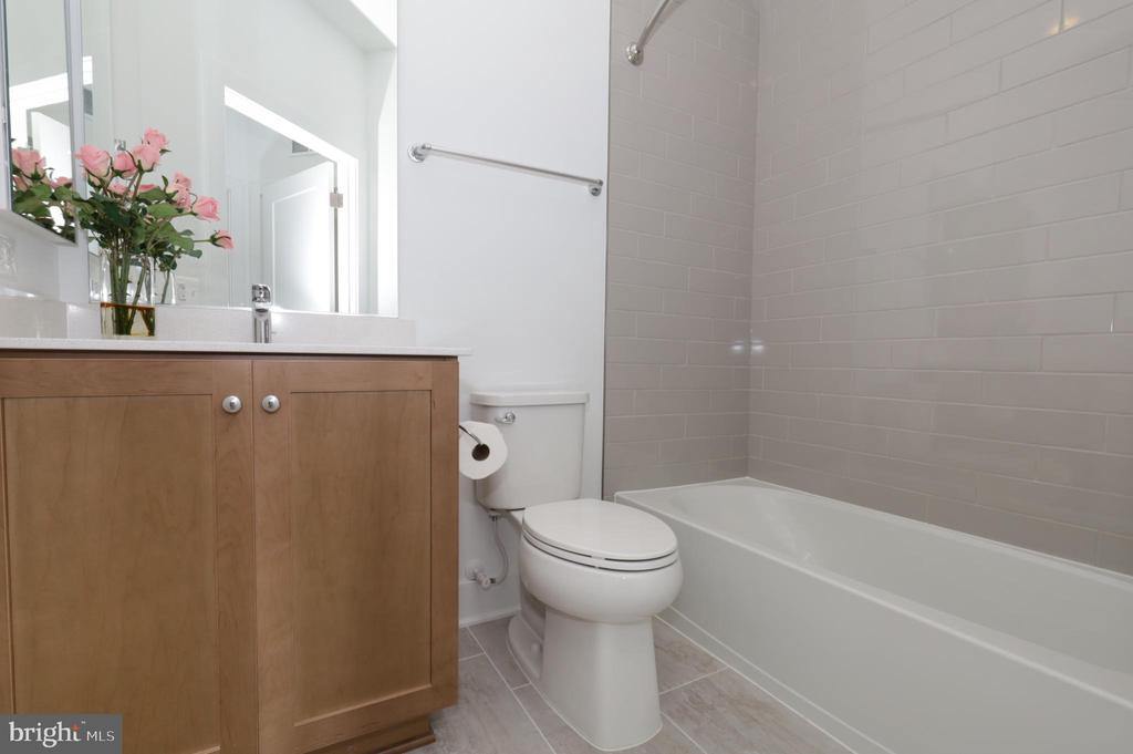 3532 SUTTON HEIGHTS CIRCLE