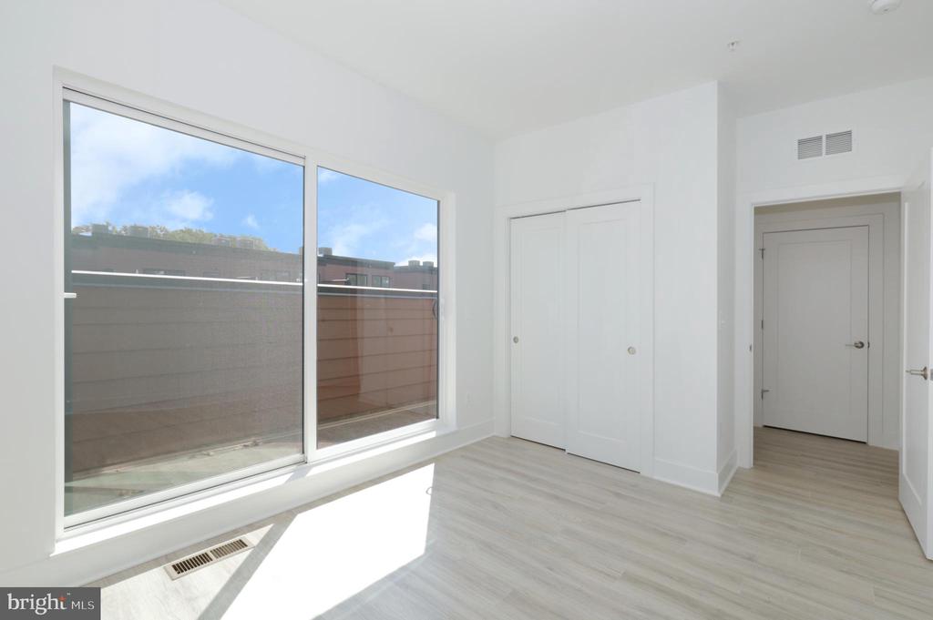 3532 SUTTON HEIGHTS CIRCLE