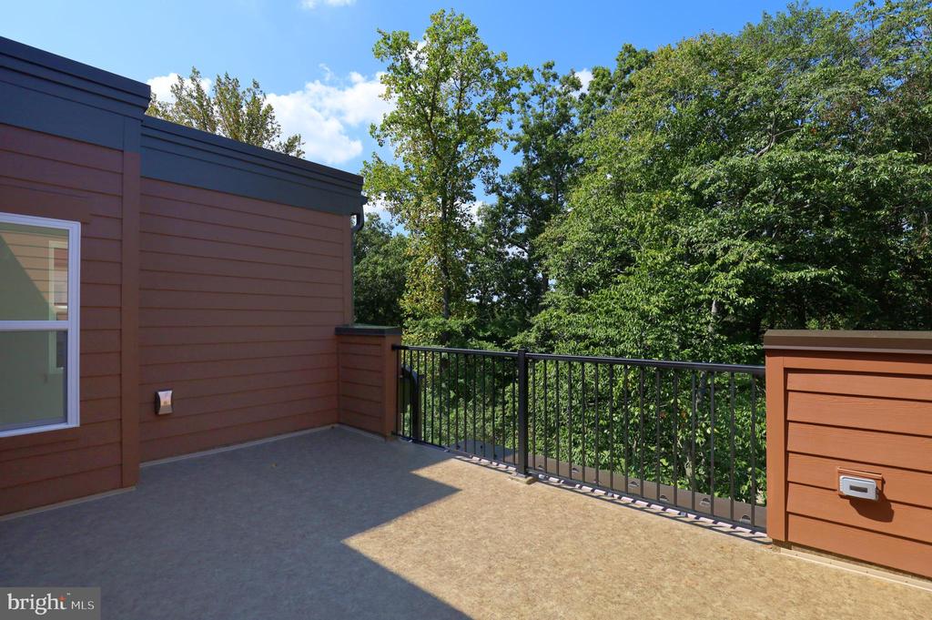 3532 SUTTON HEIGHTS CIRCLE