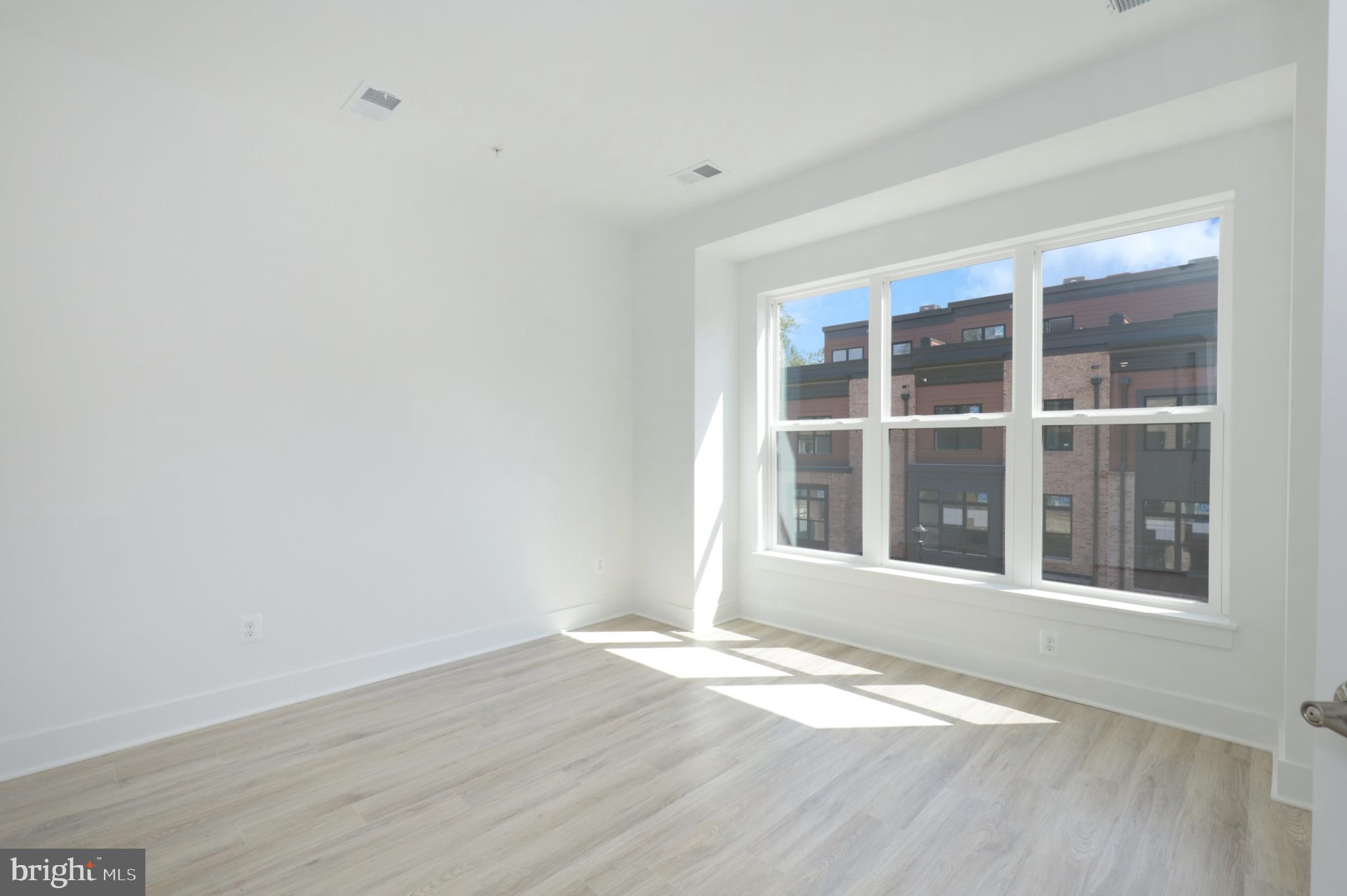 3532 SUTTON HEIGHTS CIRCLE