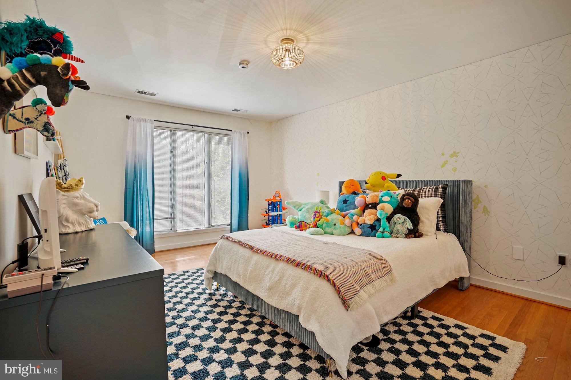 3817 FORT HILL DRIVE