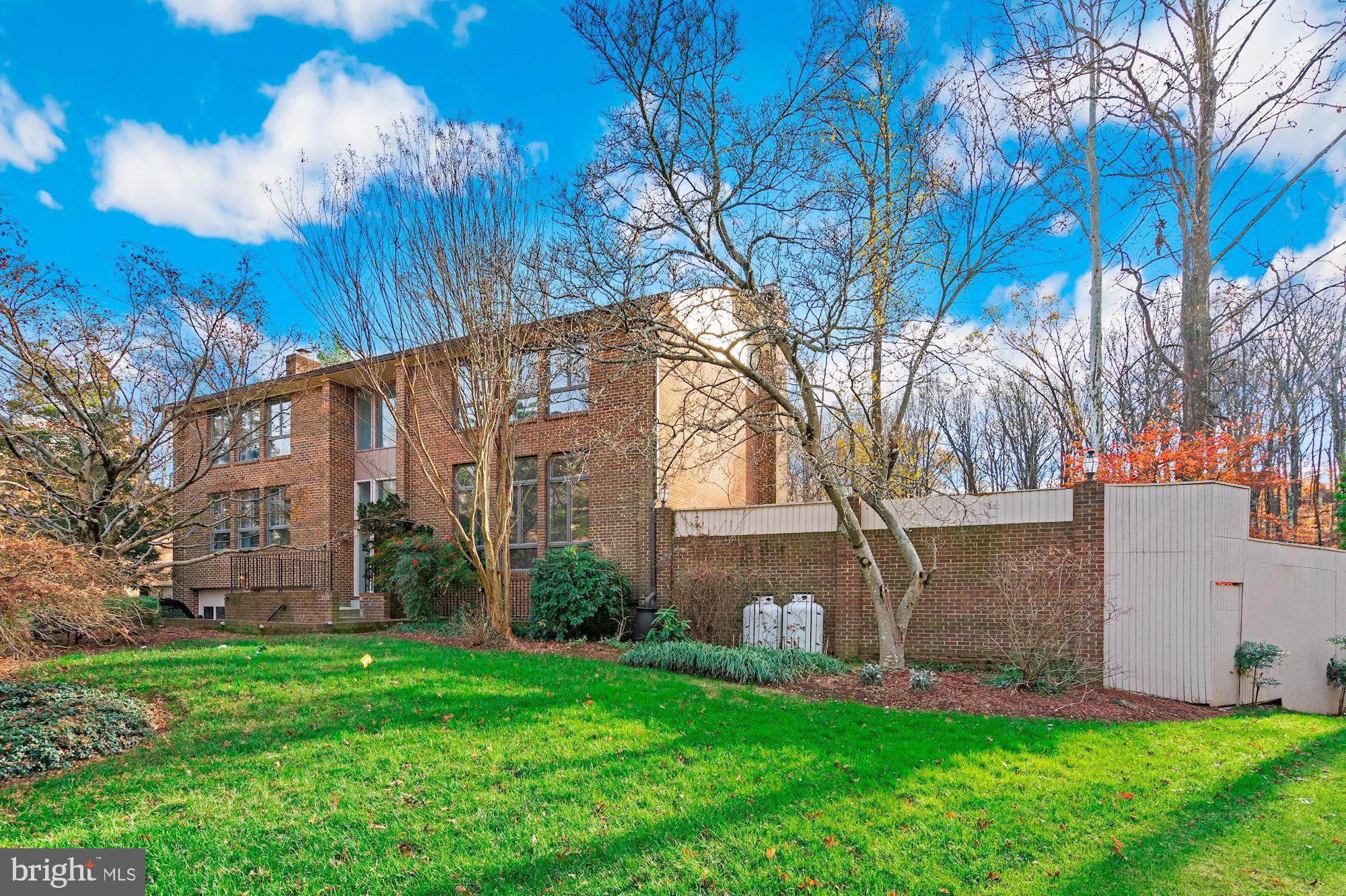 3817 FORT HILL DRIVE