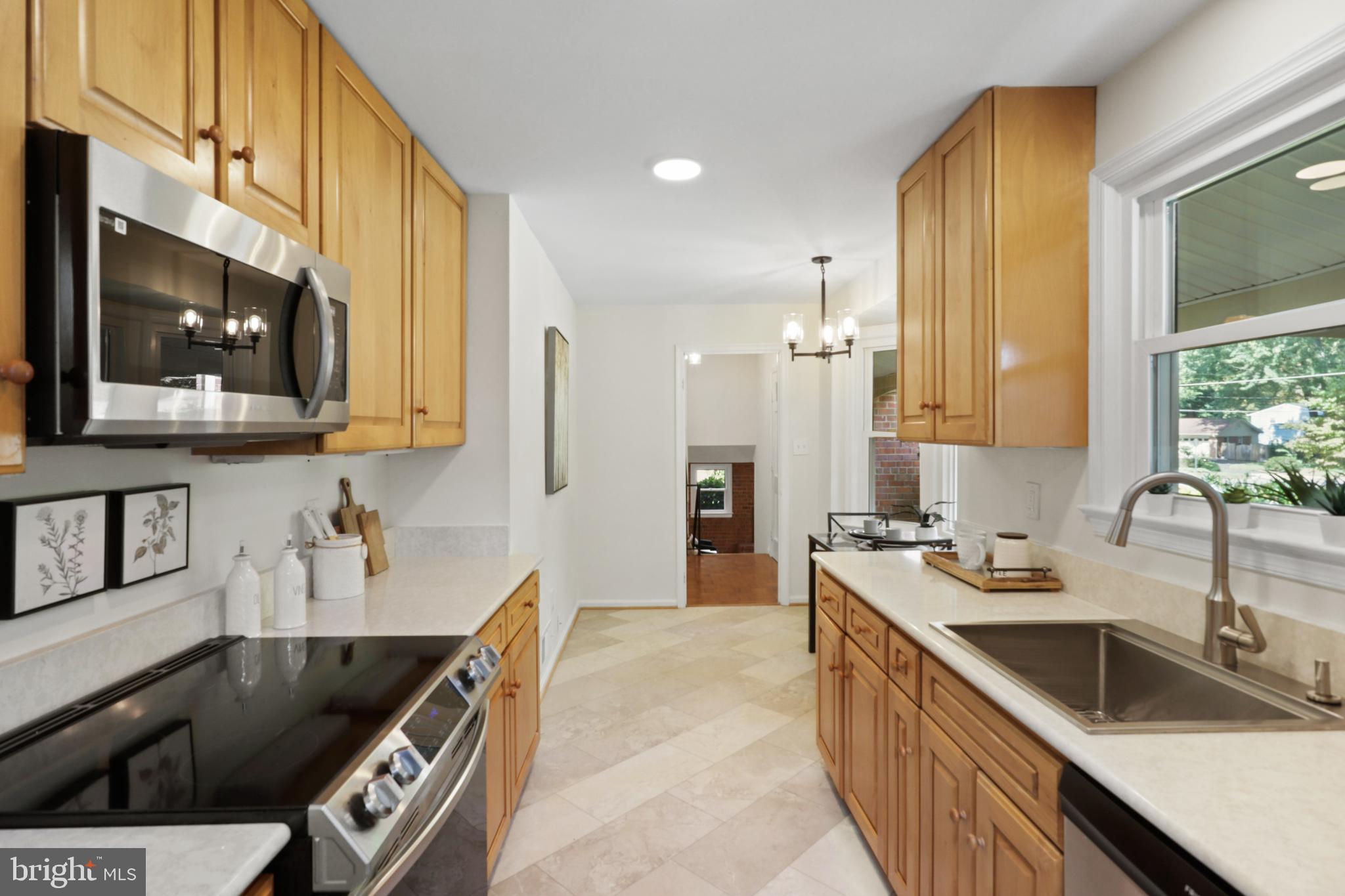 8939 ORANGE HUNT LANE