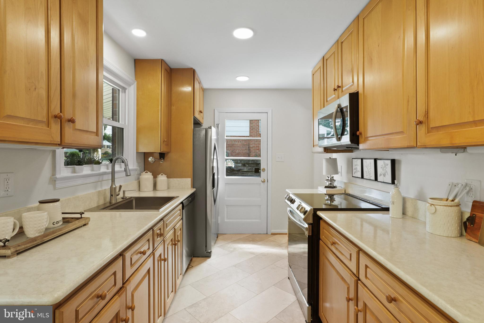 8939 ORANGE HUNT LANE