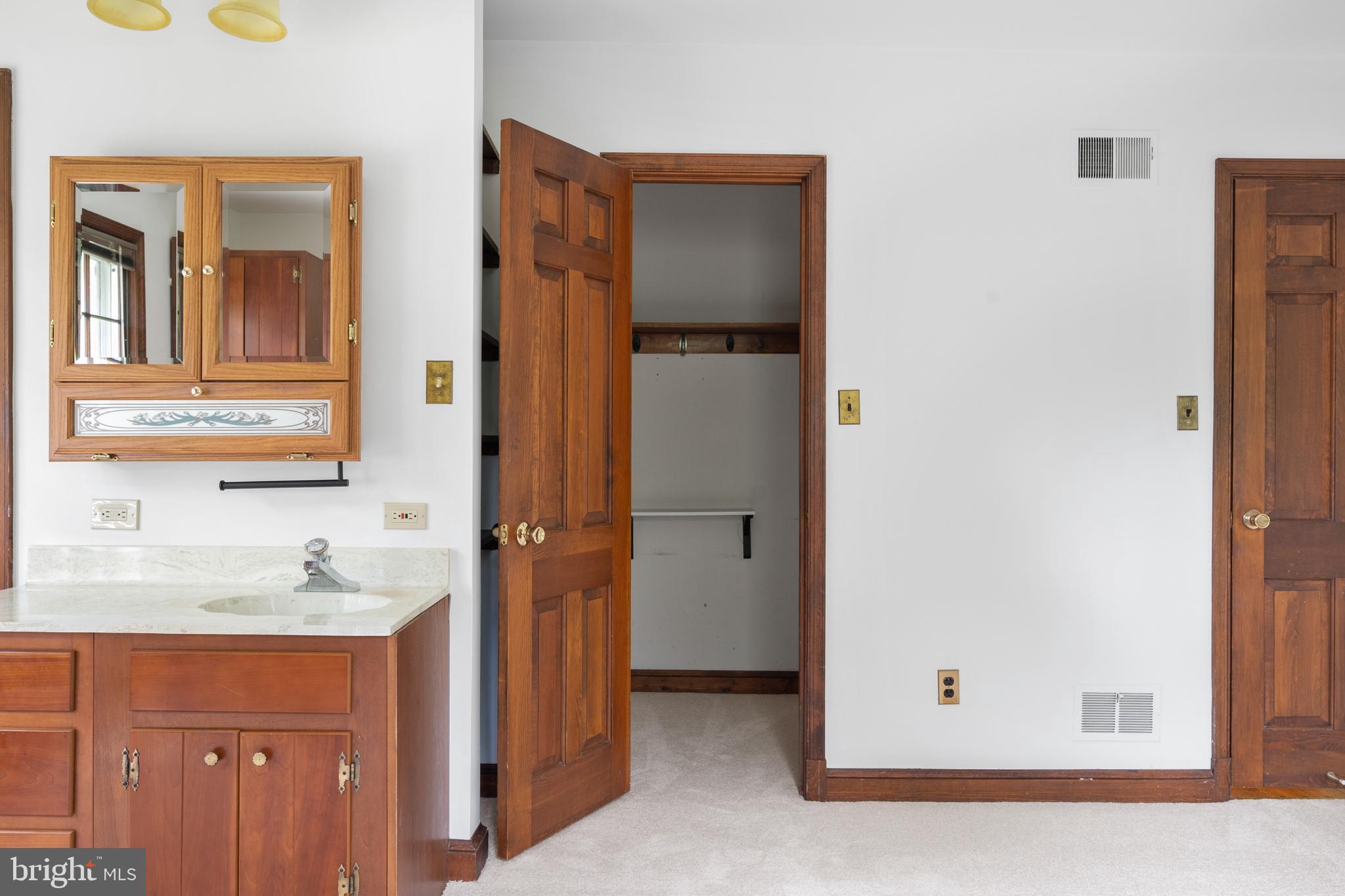 5113 COLEBROOK PLACE