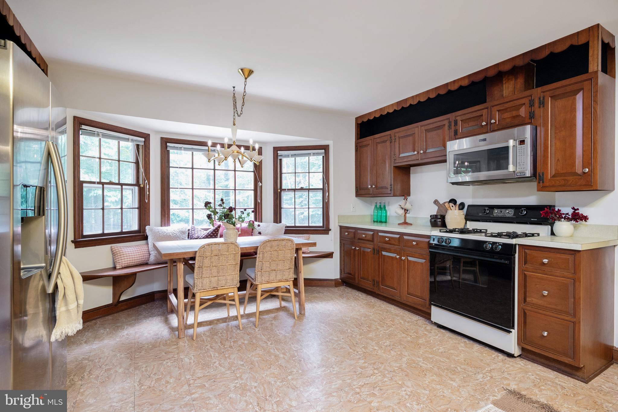 5113 COLEBROOK PLACE