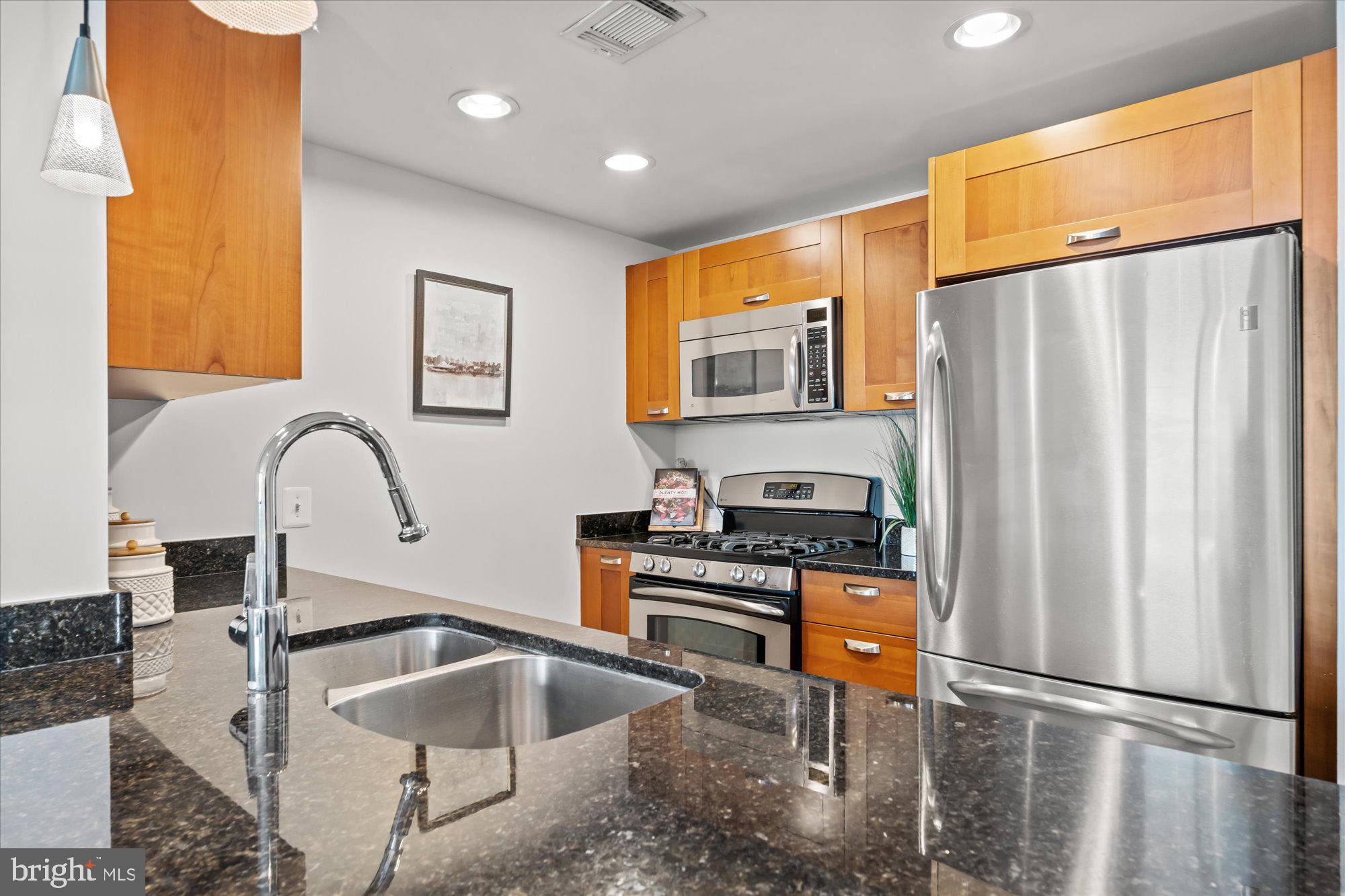 2451 MIDTOWN AVENUE 1123